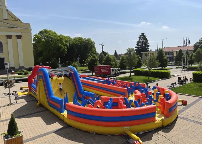 Bérelj 90 m-es akadálypályát rendezvényedre - Bilanz Beauty