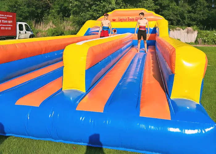 Bérelj Bungee Run játékot rendezvényedre - Bilanz Beauty